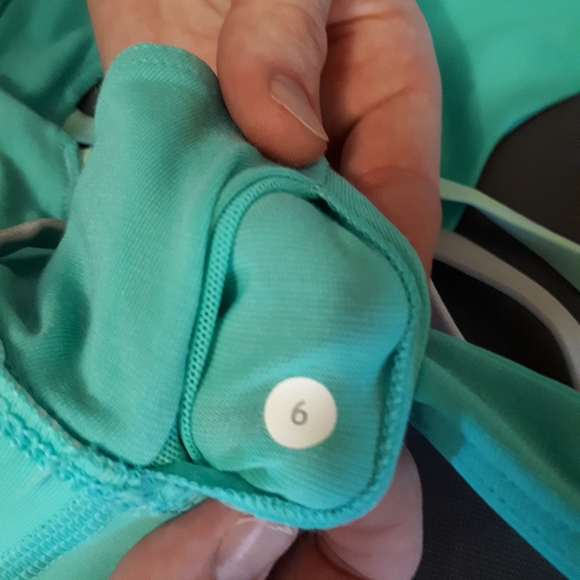 Lululemon sport bra - Picture 2 of 3
